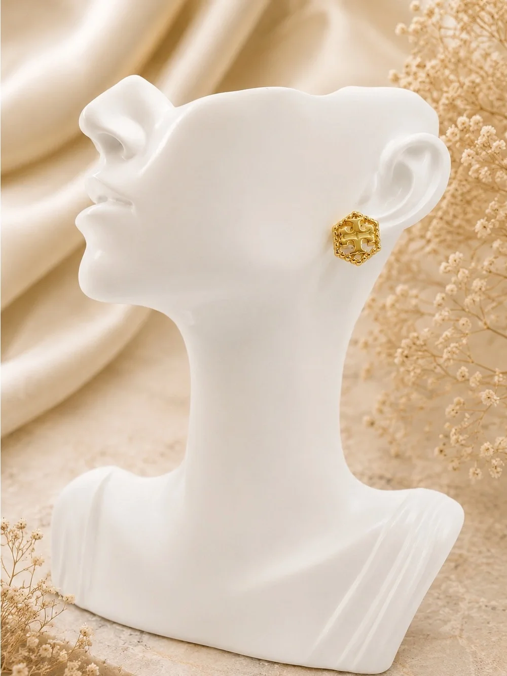 Tory Burch MILGRAIN HEX STUD EARRINGS IN GOLD